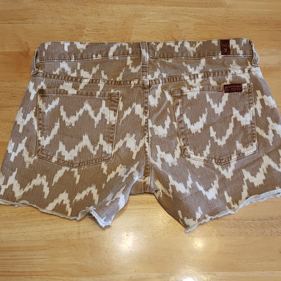 7 For All Mankind Shorts - Picture 4 of 5